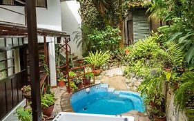 Gringo Bill'S Boutique Hotel